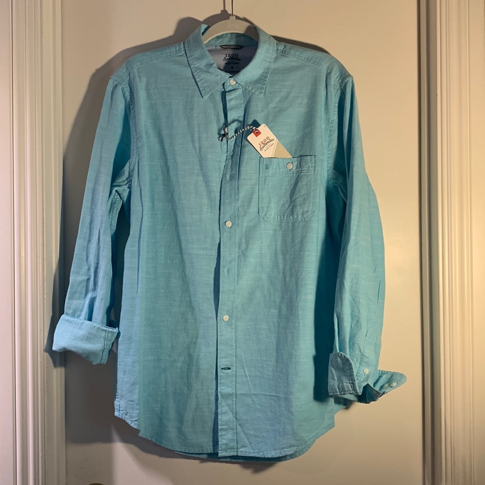 I ZOD Salt Water Relaxed Classics long sleeve button down soft aqua shirt